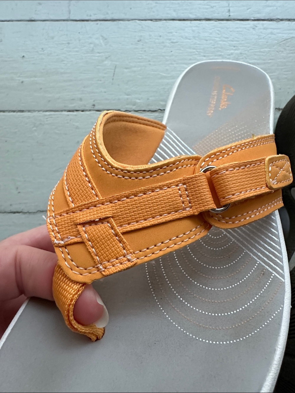 Clarks mustard yellow Thong Sandals with Cushioned Footbed - Picture 7 of 9